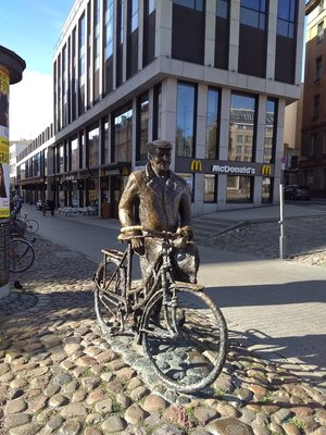 스타리 마리흐 동상(폼닉 스타레고 마리하 프 포즈나니우)